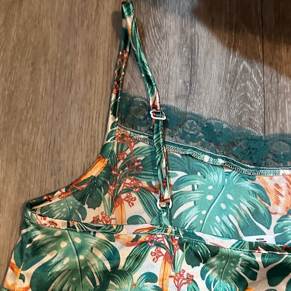 TABITHA WEBB | Anthropologie Tropical Leaf Print Pajama Set - Picture 8 of 13